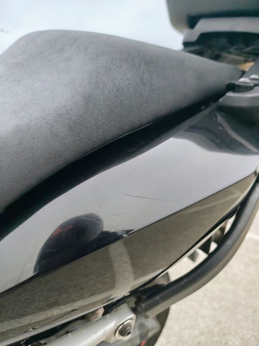 Honda VFR 800 VTEC – Top Case + Escape Black Widow