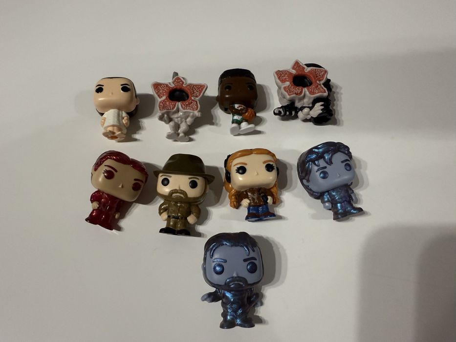 Дивні дива stranger things kinder іграшки колекція Стів, Макс, Оді