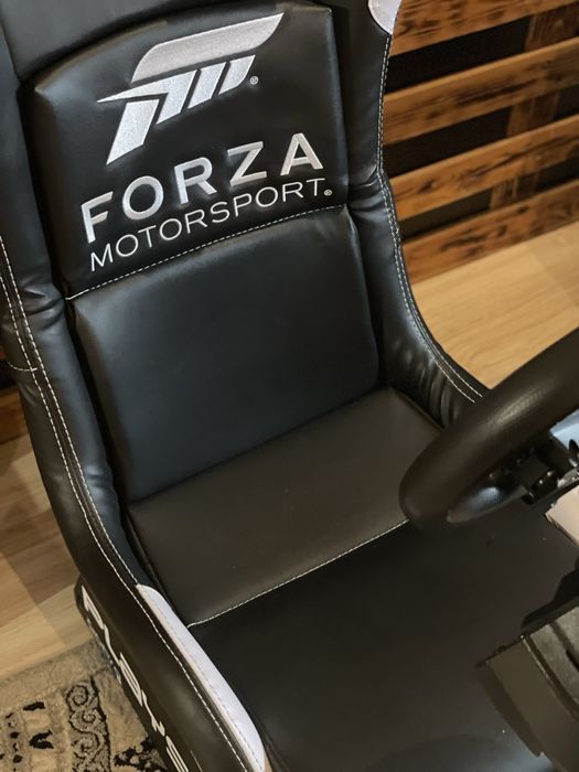 Baquet playseat + Volante e pedais Thrustmaster