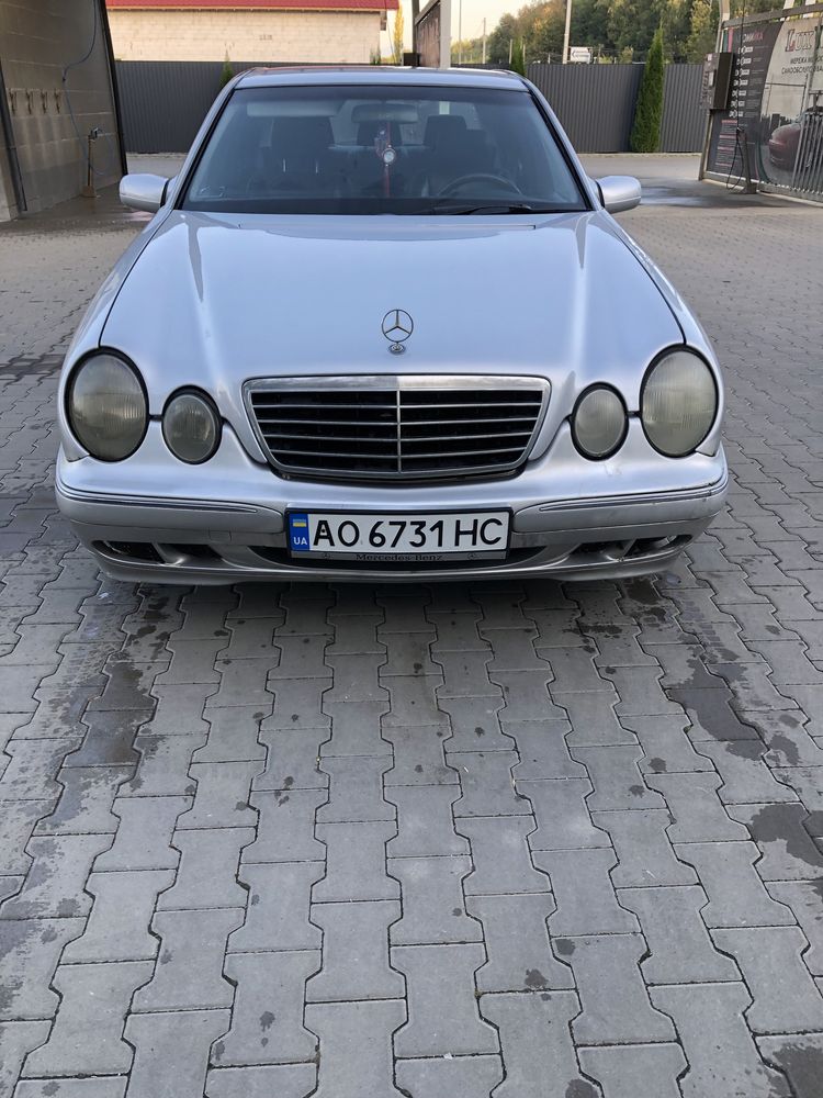 Продам мерседс w210 2.2 cdi 2001рік