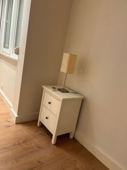 Mesa de cabeceira branco