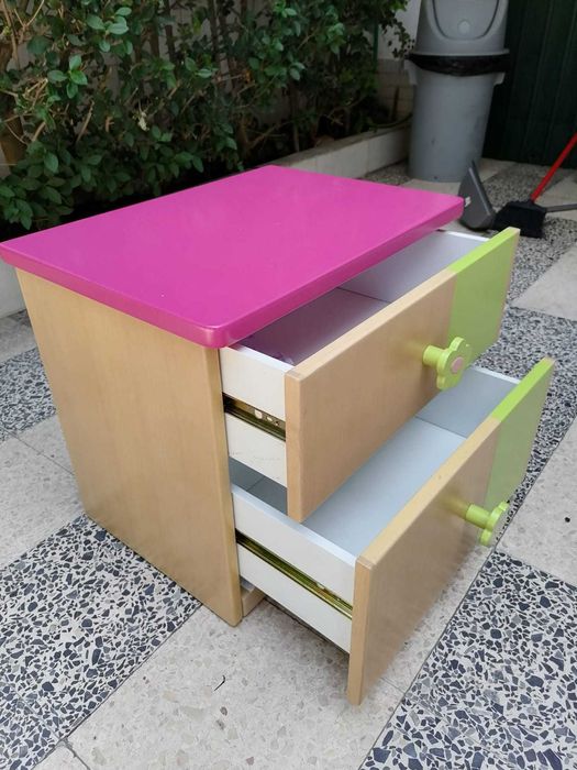 Cómoda + Mesinha de Cabeceira Menina
