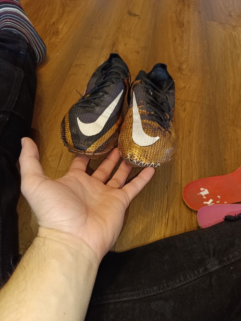 Używane korki profesjonalne Nike PHANTOM GT2 ELITE Qatar FG Roz. 45