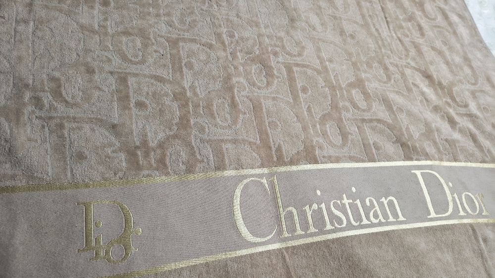 Ręczniki bawełniane beż czarny że złotą bordiurą Dior