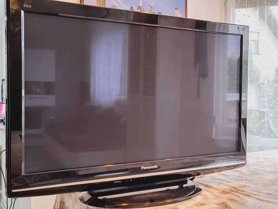 Telewizor Panasonic TX-42S10E uszkodzony. W całości lub na części