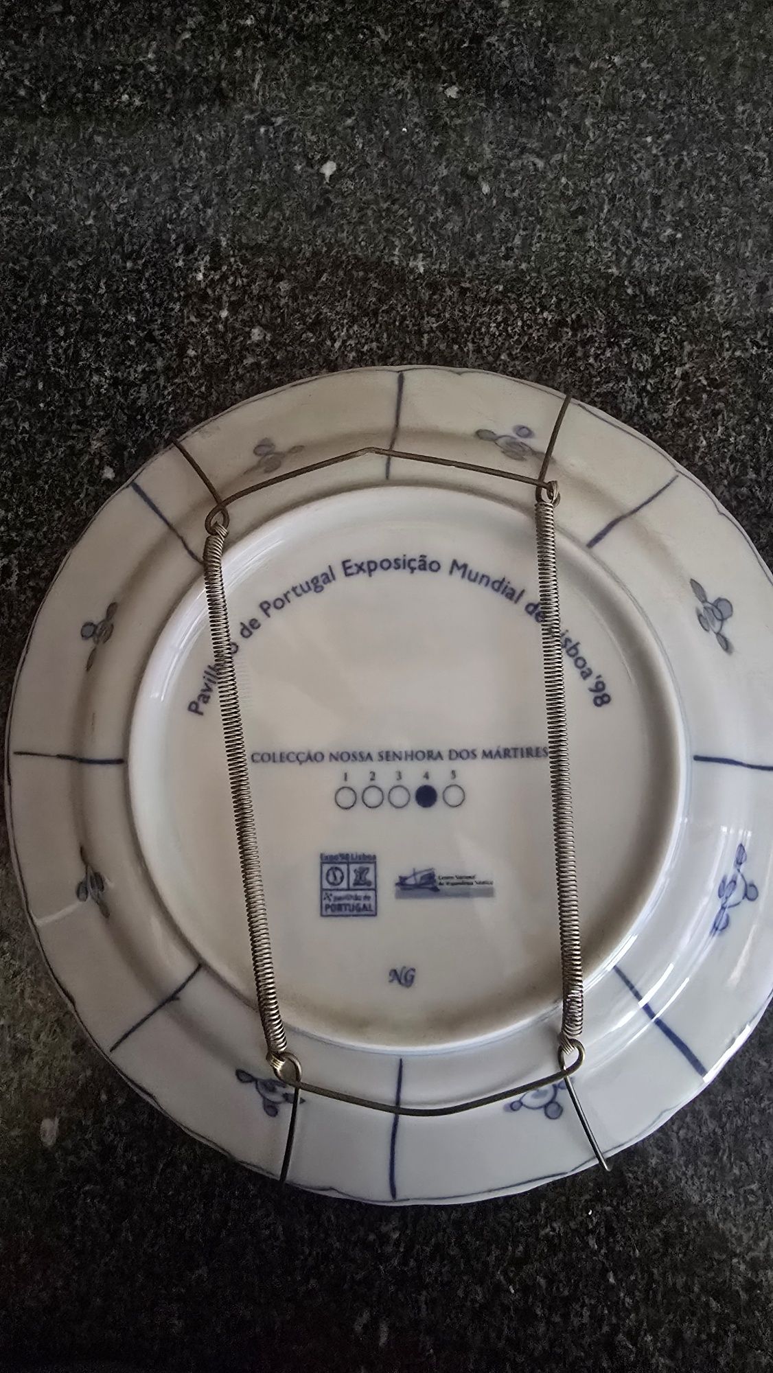 Pratos comemorativos da expo98