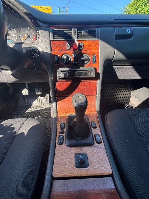 Vende-se Mercedes w210 e290td