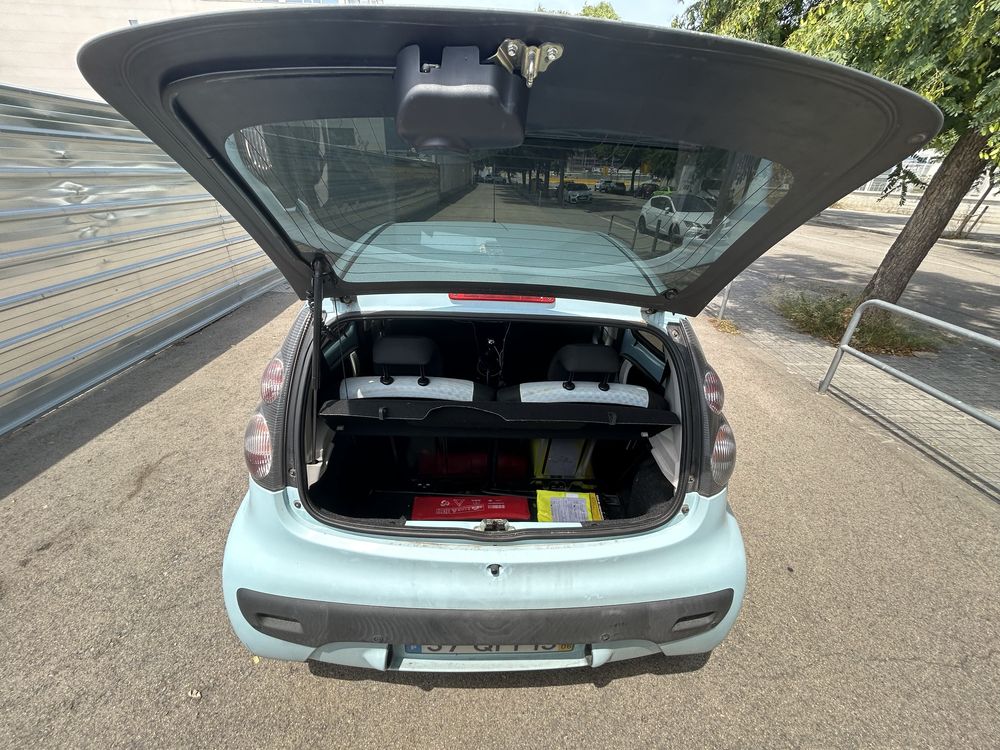 Citroen C1 azul em bom estado