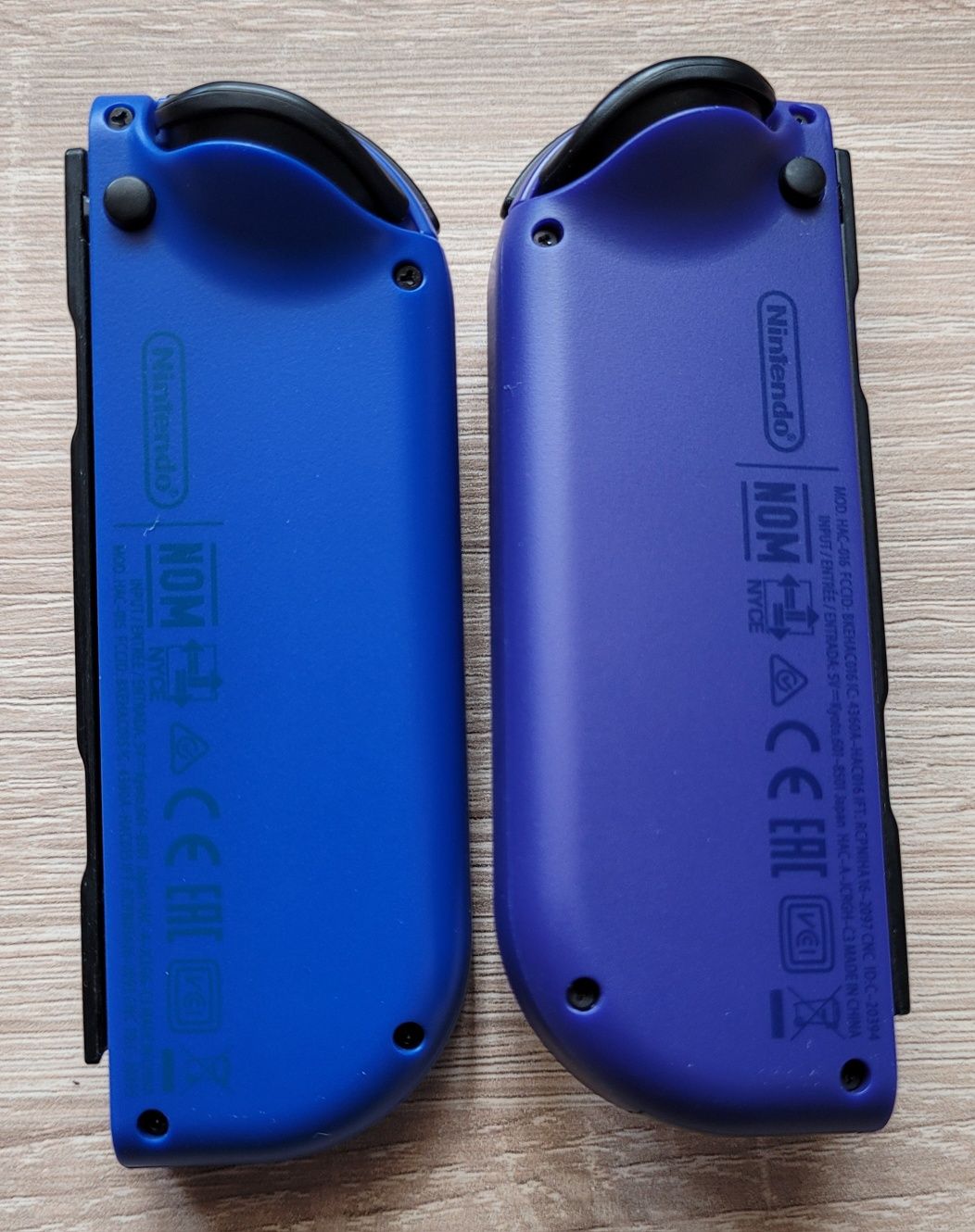 Dwa joy-con y Zelda Skyward  Sword Nintendo Switch
