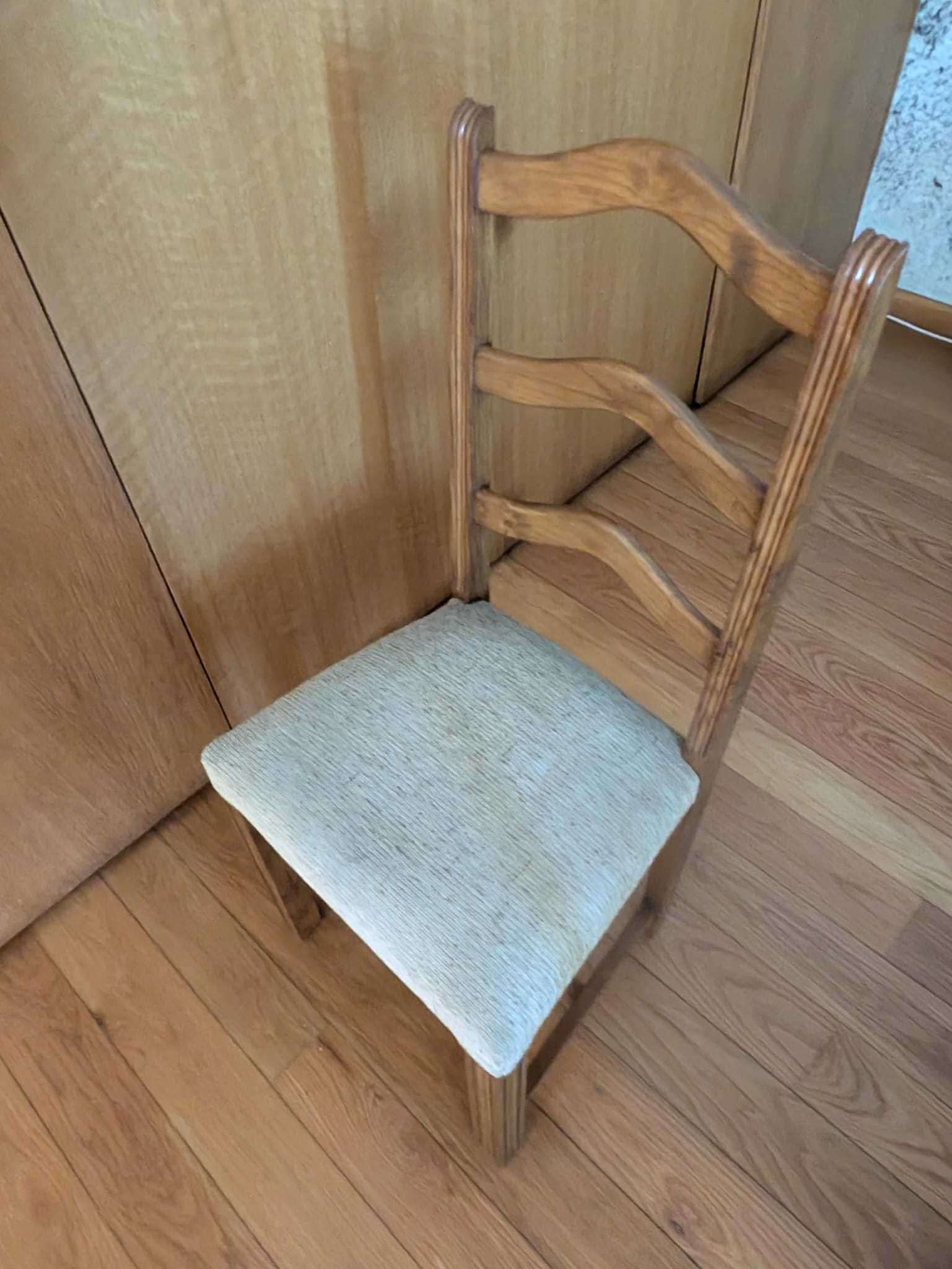 Mobília de quarto em madeira maciça de castanho