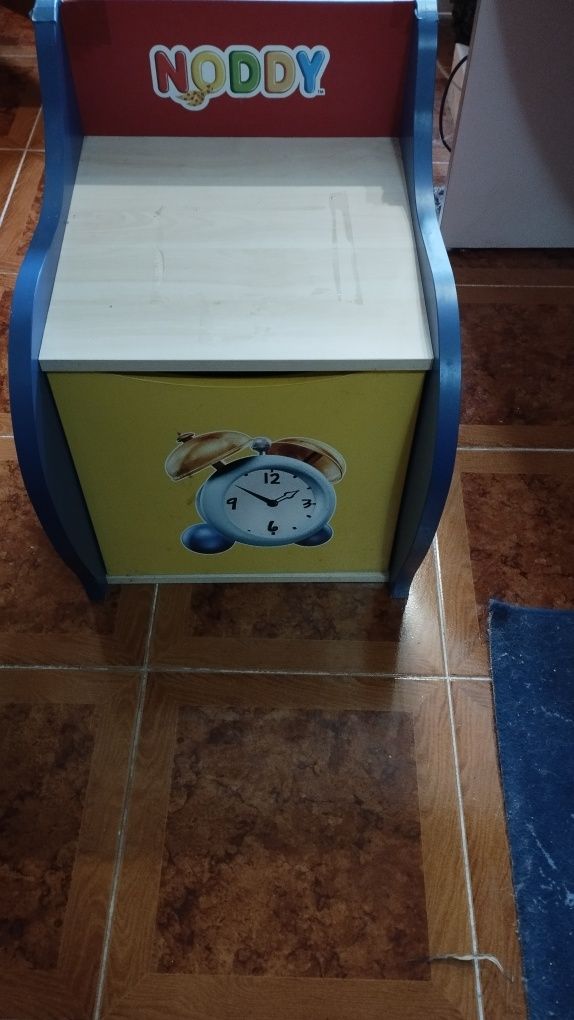 Móvel  com divisão para  arrumos da nody para quarto de criança