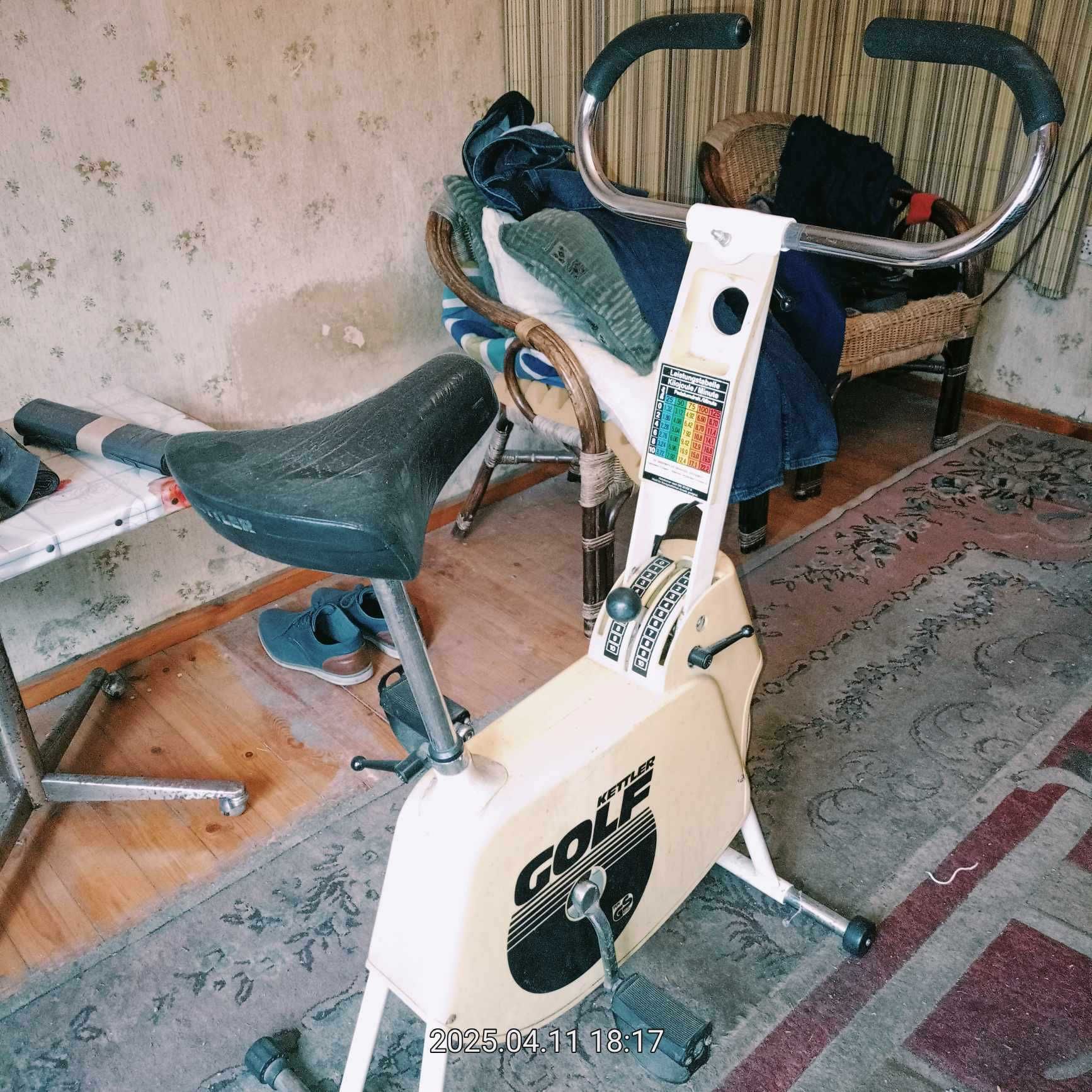stary rower stacjonarny