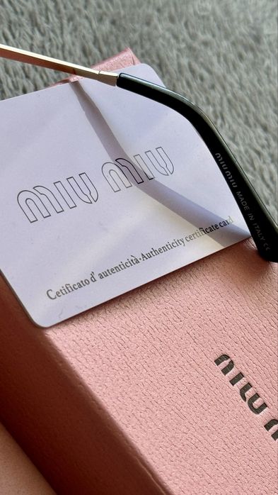 Óculos de Sol Miu Miu