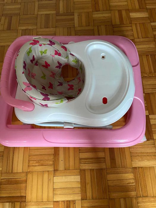 Andador rosa semi novo