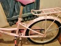 Rower w kolorze różowym
