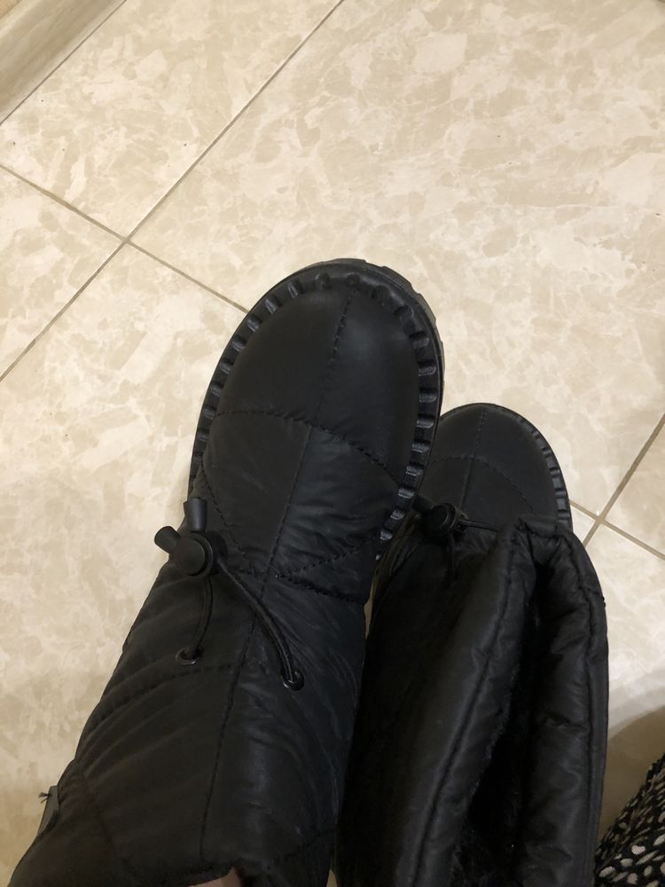 Взуття зимове, дутіки, чобітки 38 37 розмір
