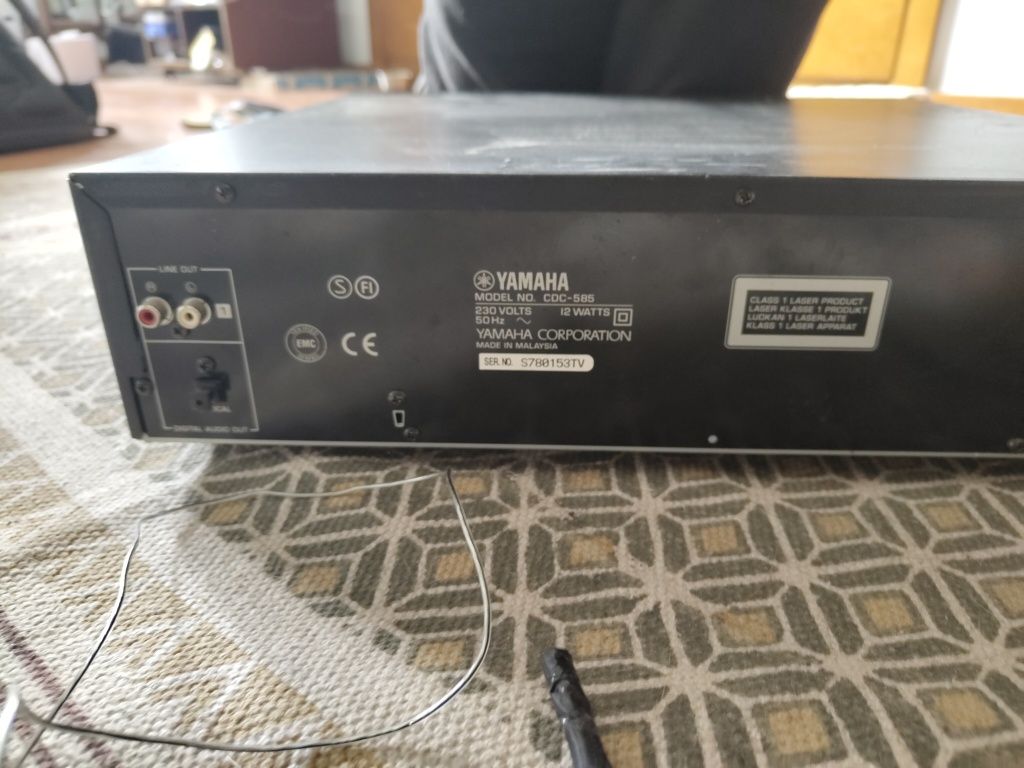 Leitor CD Yamaha CDC-585