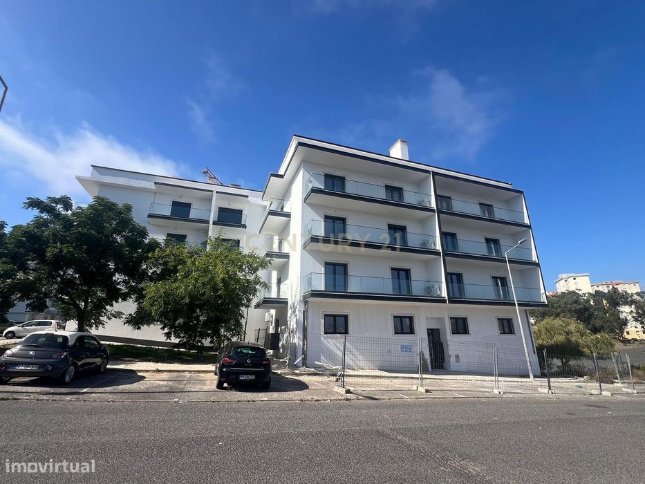 Excelente Apartamento T2 Novo na Urbanização Quinta das Serralheiras