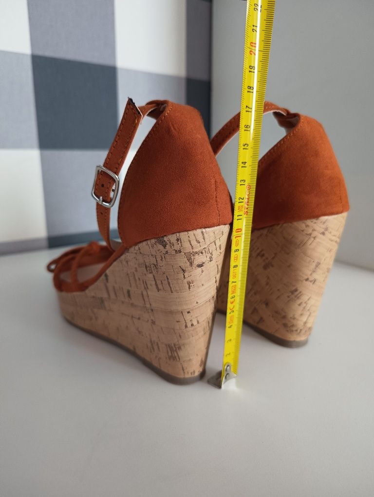 Nowe brązowe sandały na koturnie Bonprix, rozmiar 41!