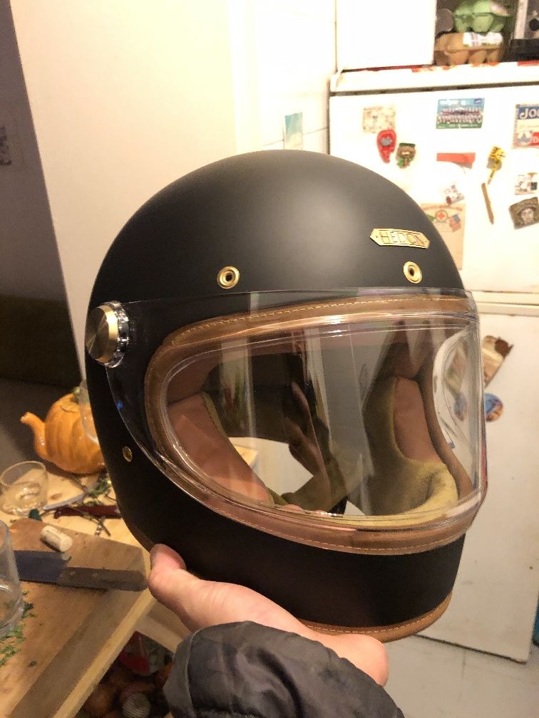 Mutt Fat Sabath Bronze 125cc + Capacete Hedon