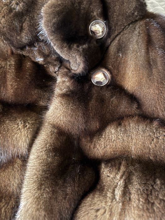 Продам норкова шубка