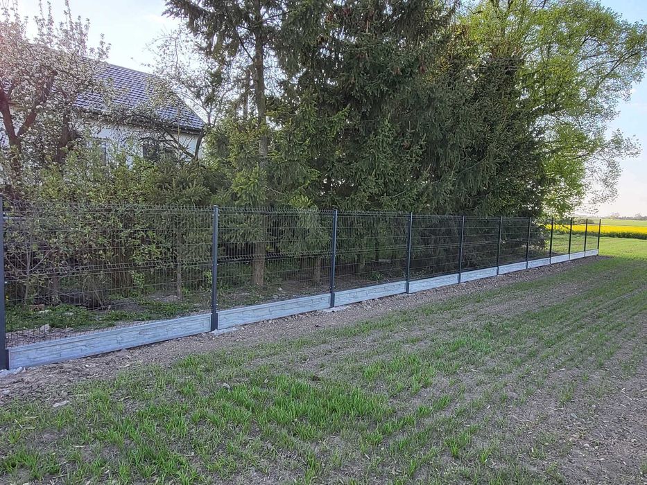 Ogrodzenie panelowe z podmurówką