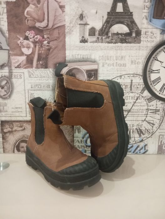 Осіннє фірмове взуття для дівчинки чоботи,ботінки, резинові сапоги