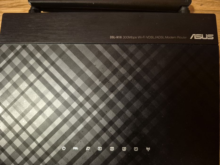 Router Asus DSL-N16
