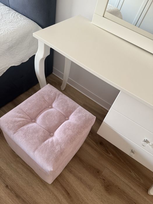 Toaletka lustro pufa szafka nocna zestaw