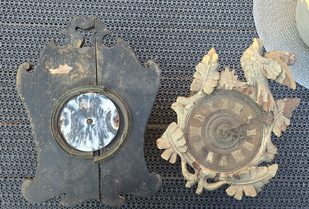 Stare zegary do renowacji z mechanizmami
Tytuł: Stary zegar z kukułką