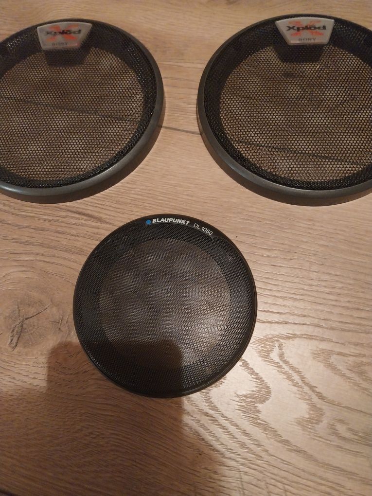 Maskownice głośników sony XPLOD oraz blaupunkt