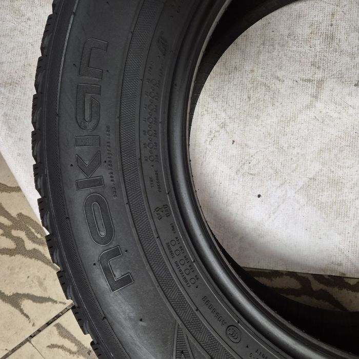 235/65R17 Nokian Zima