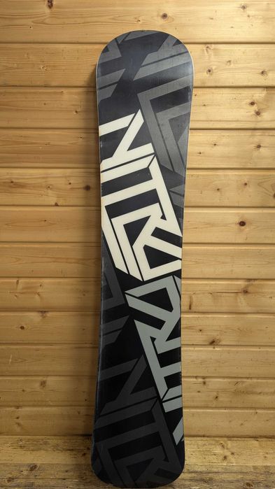 Deska snowboardowa NITRO SHIELD WIDE 157 cm + WIĄZANIA (424)