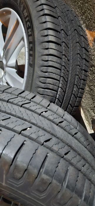 Шини  Michelin defender 2 205 55 16 всесон як нові
