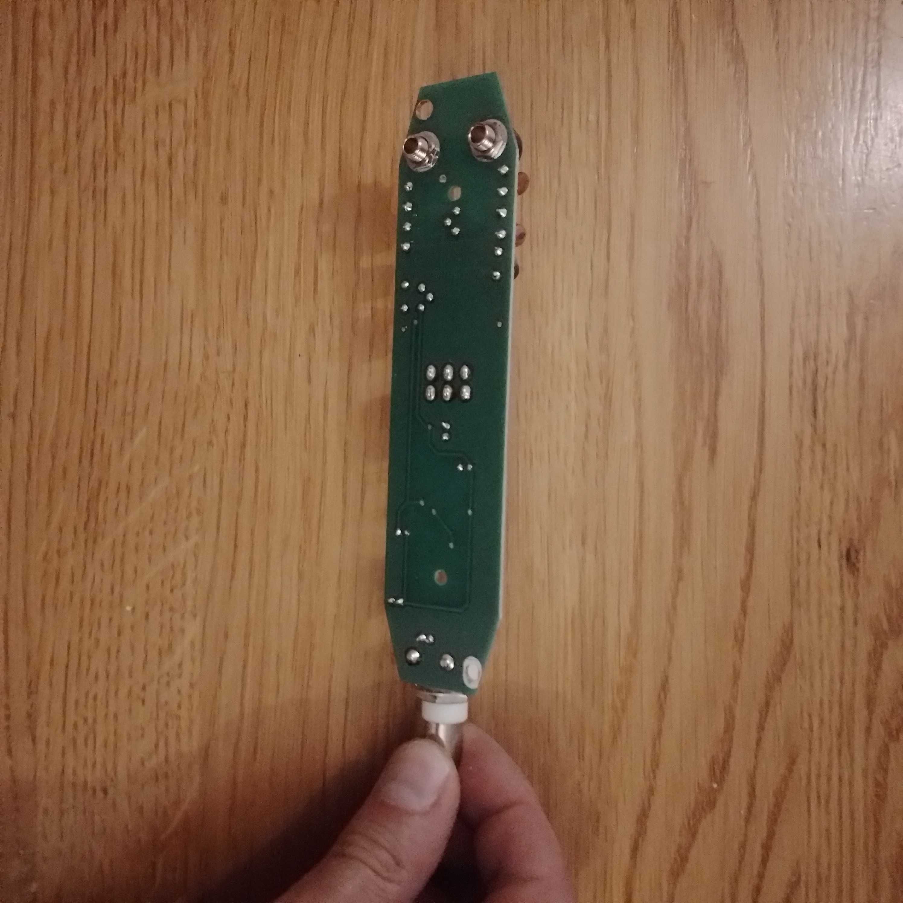 Sonda różnicowa +-450V 20MHz AVT3241