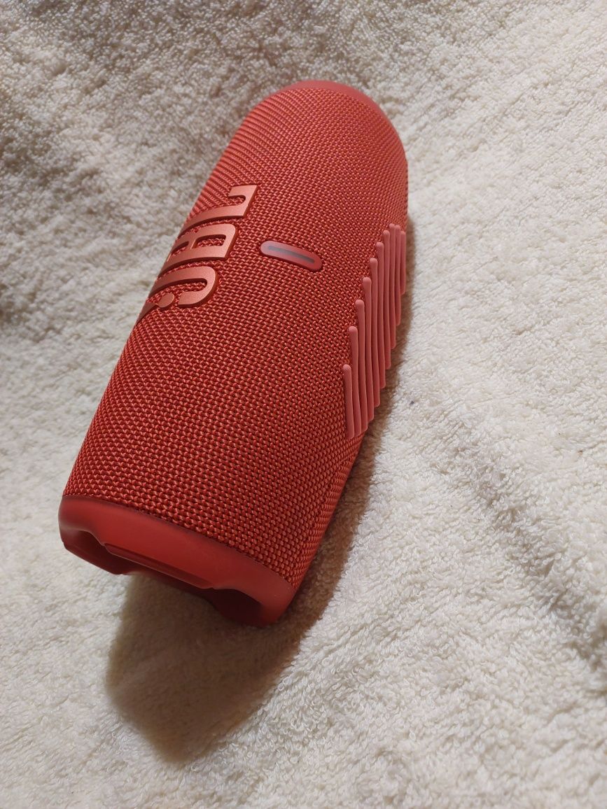 Музыкальная оригинальная  колонка колонка JBL Сharge 5 в идеальном сос