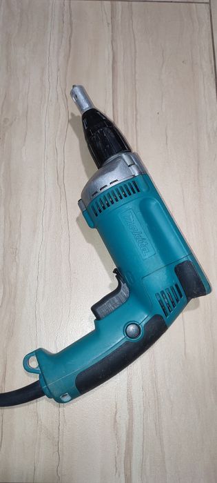 Шурупокрути (шуруповерти) Makita, Hitachi