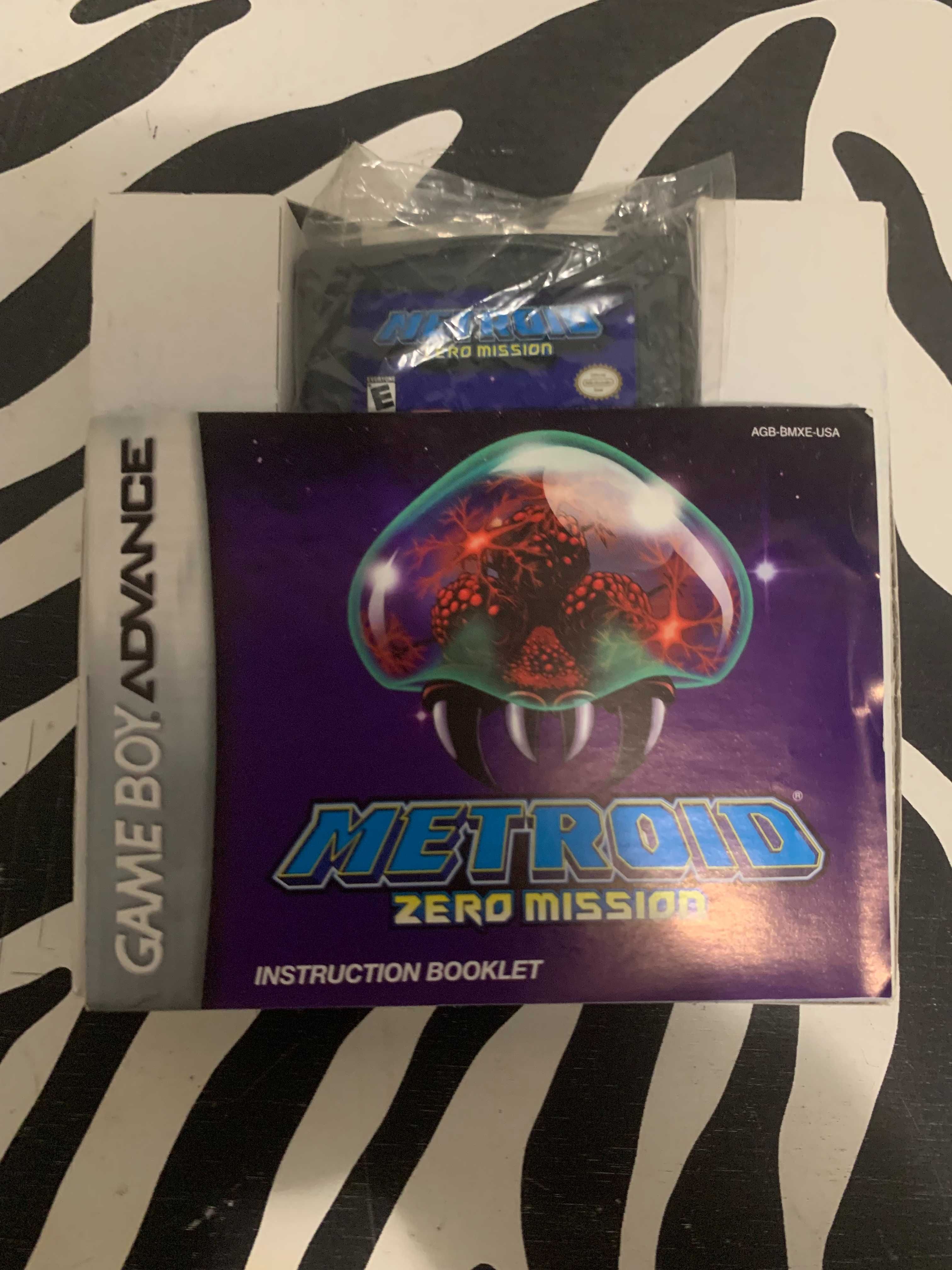 Metroid Zero Mission (Caixa, cartucho, manual)