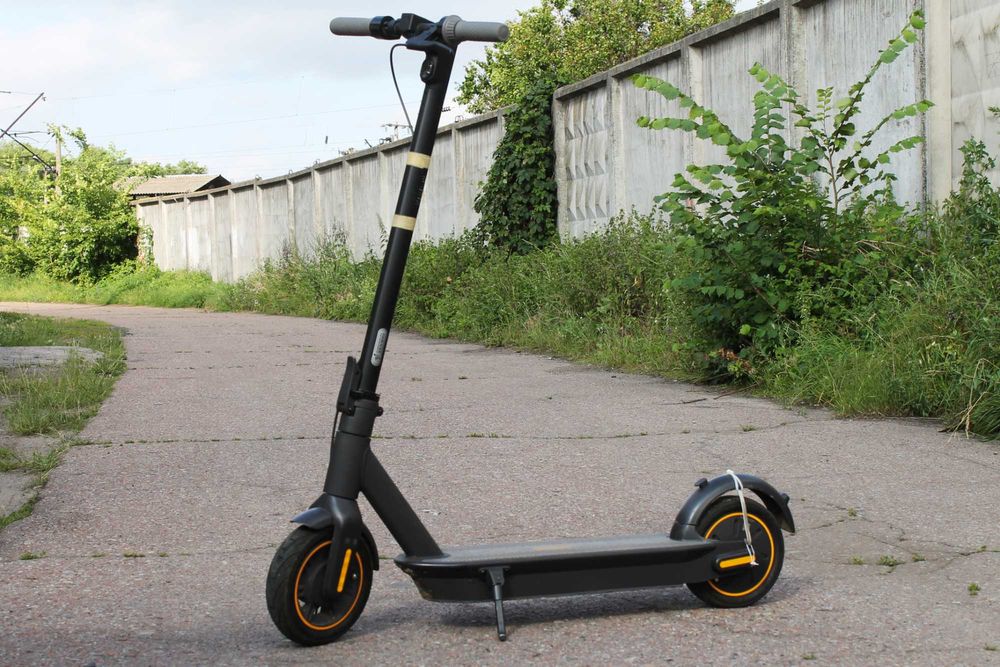 Электросамокат Ninebot kickScooter Max G30