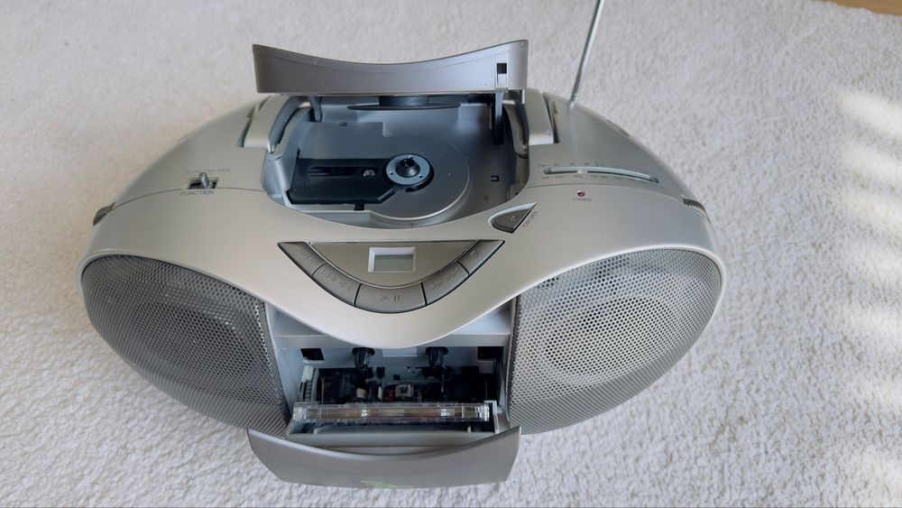 LG LPC-130A – CD / Kaseta / Radio – Stan jak NOWY!