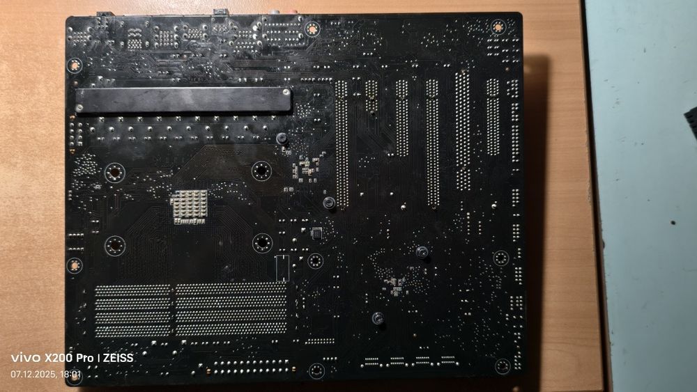 Материнская плата ASUS SABERTOOTH 990FX R2.0 (AM3+)