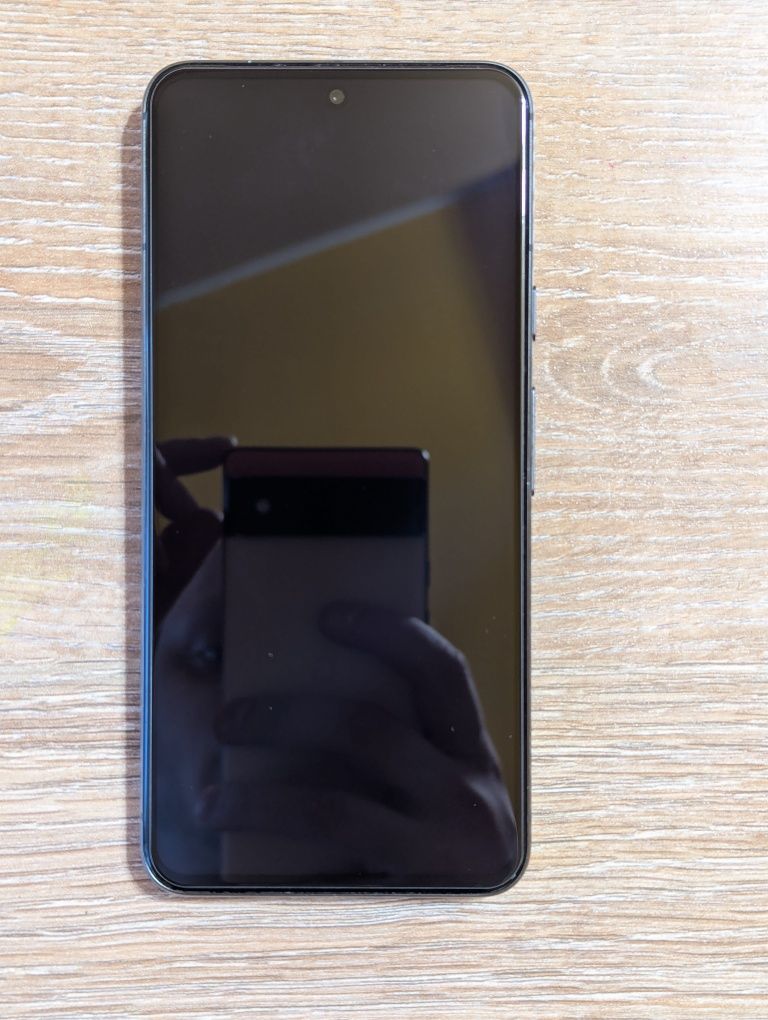 Pixel 8 8/128 Neverlock Состояние хорошее. 2 sim. Google . Або камінец