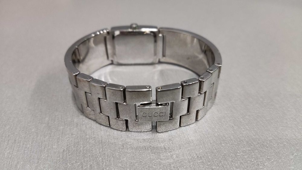 Дизайнерские женские наручные кварцевые часы Gucci