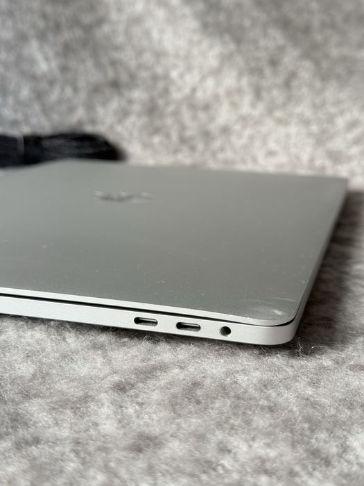 Apple MacBook Pro 16" (2019) | Intel Core i9 | 1TB SSD | 16GB RAM