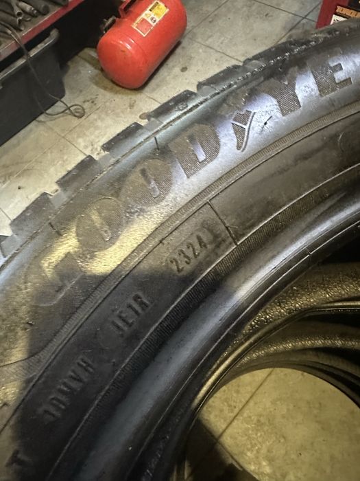 235/50/20 гуд ер 24 год и зад есть 255/45/20 контик