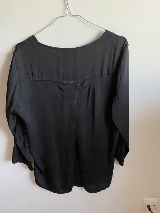 Blusa preta Stradivarius com manga 3/4