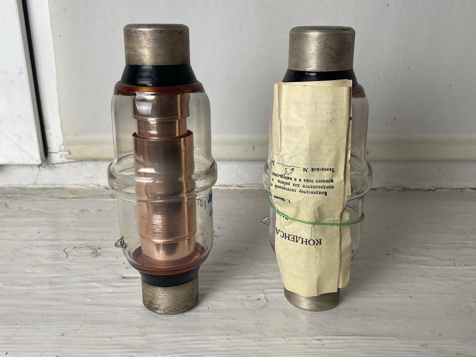 Вакуумний конденсатор К61-1 50пф Нові!