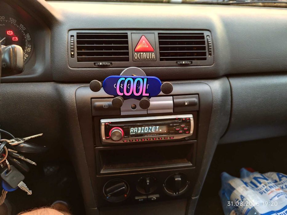 Skoda octavia mk1 uchwyt na telefon