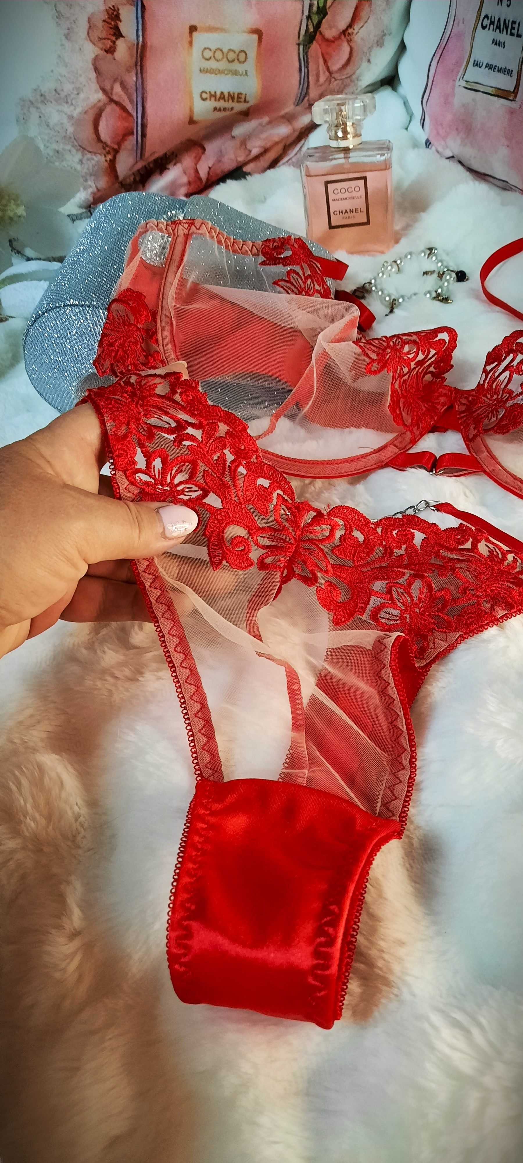 komplet bielizny czerwony transparentny stanik stringi