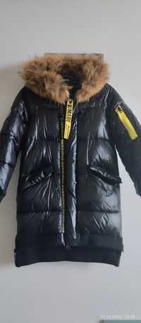 Фирменная куртка состояние новой покупалась за 2950 грн